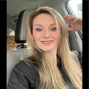 Meet your Posher, April